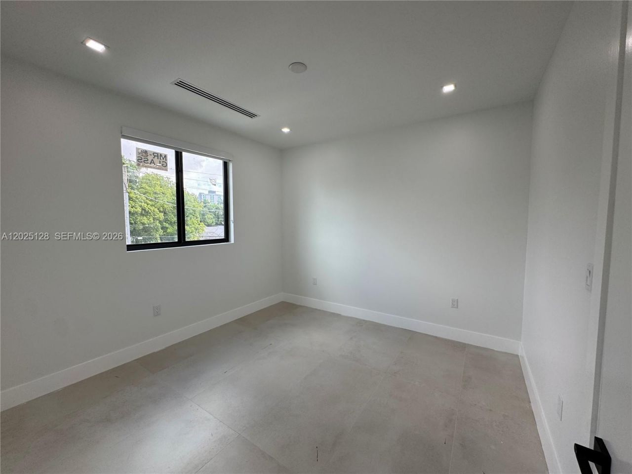 1924 NW 27th St, Miami, FL 33142 Photo