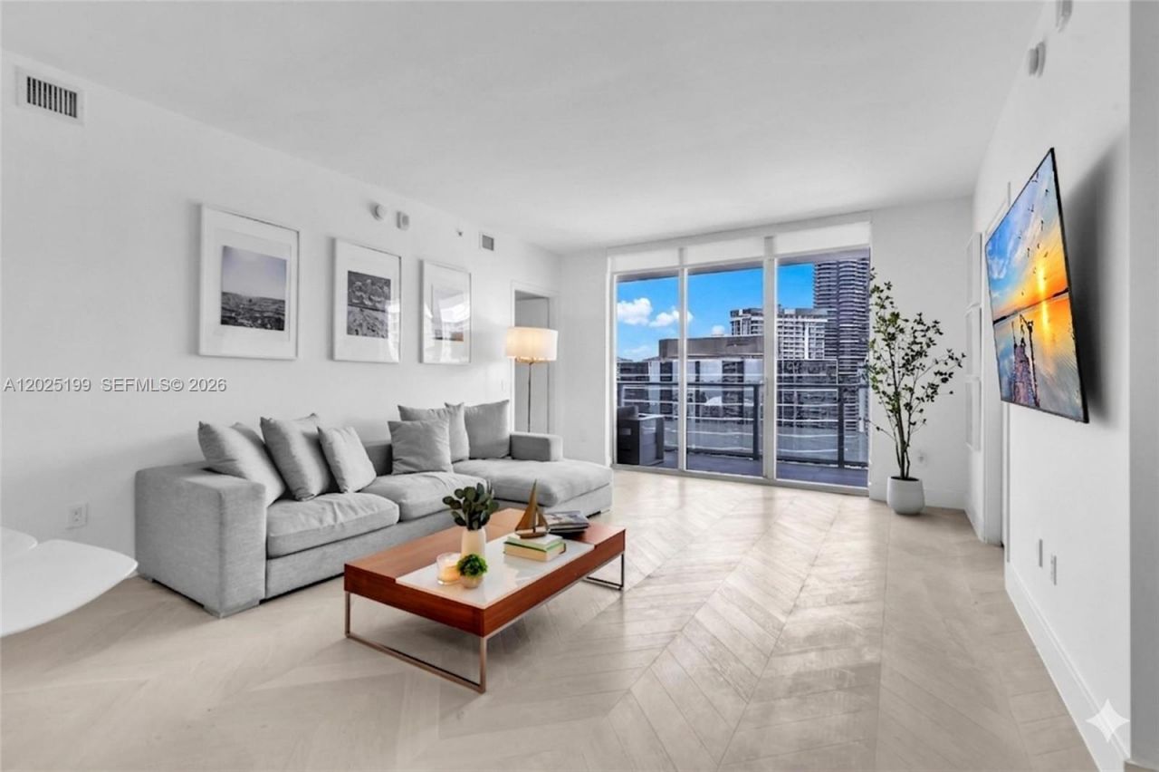1300 Brickell Bay Dr , Unit 3408, Miami, FL 33131 Photo