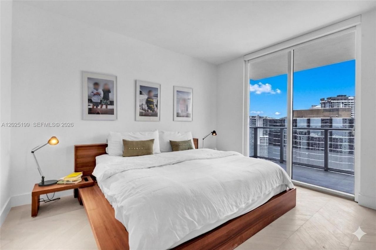 1300 Brickell Bay Dr , Unit 3408, Miami, FL 33131 Photo