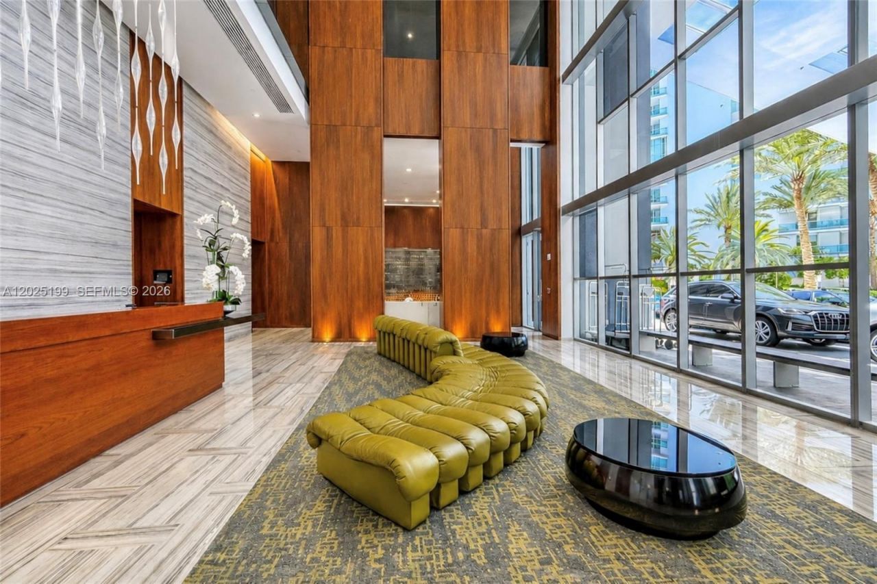 1300 Brickell Bay Dr , Unit 3408, Miami, FL 33131 Photo