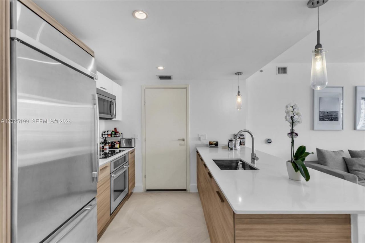 1300 Brickell Bay Dr , Unit 3408, Miami, FL 33131 Photo