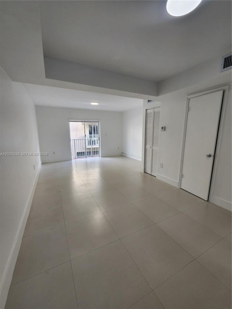 7785 W 30th Ct , Unit F-203, Hialeah, FL 33018 Photo