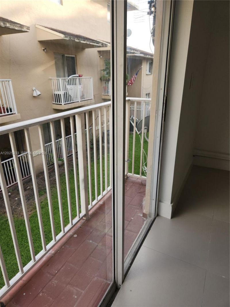 7785 W 30th Ct , Unit F-203, Hialeah, FL 33018 Photo