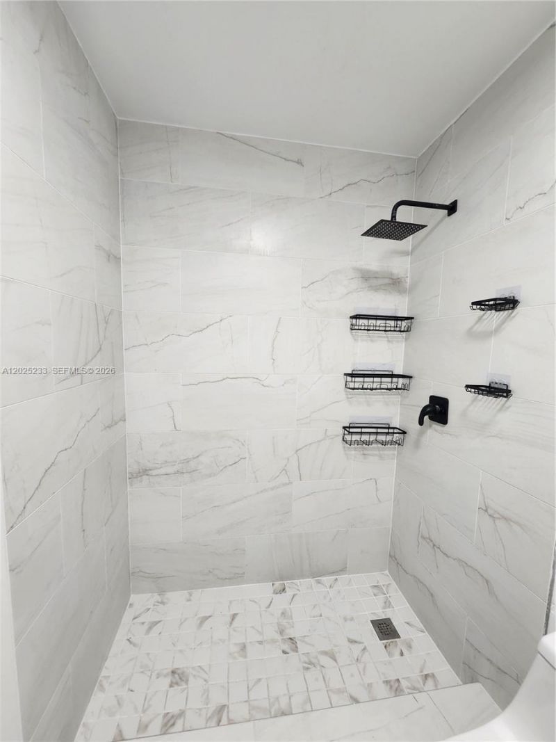 7785 W 30th Ct , Unit F-203, Hialeah, FL 33018 Photo