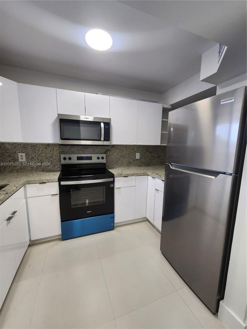 7785 W 30th Ct , Unit F-203, Hialeah, FL 33018 Photo