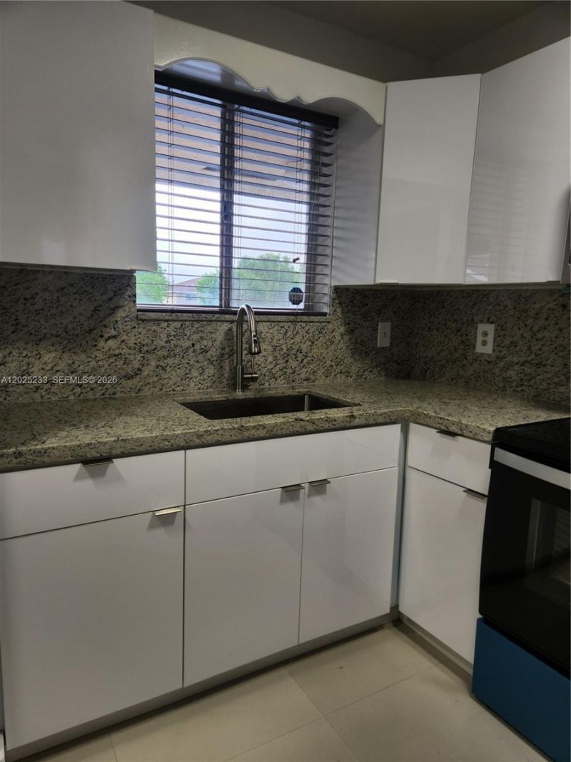 7785 W 30th Ct , Unit F-203, Hialeah, FL 33018 Photo