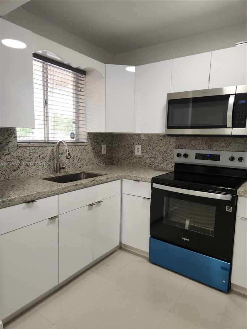 7785 W 30th Ct , Unit F-203, Hialeah, FL 33018 Photo