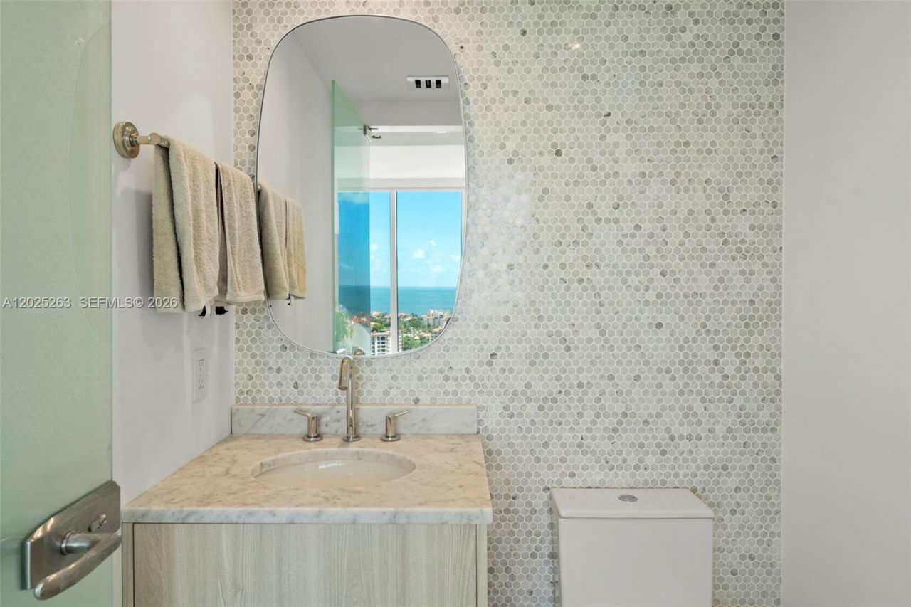 1000 S Pointe Dr , Unit 2803, Miami Beach, FL 33139 Photo