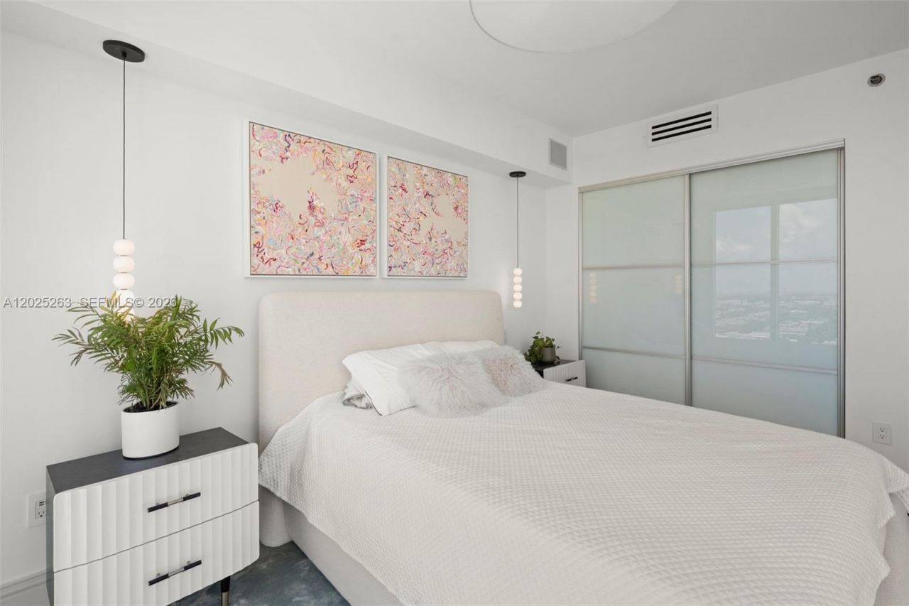 1000 S Pointe Dr , Unit 2803, Miami Beach, FL 33139 Photo