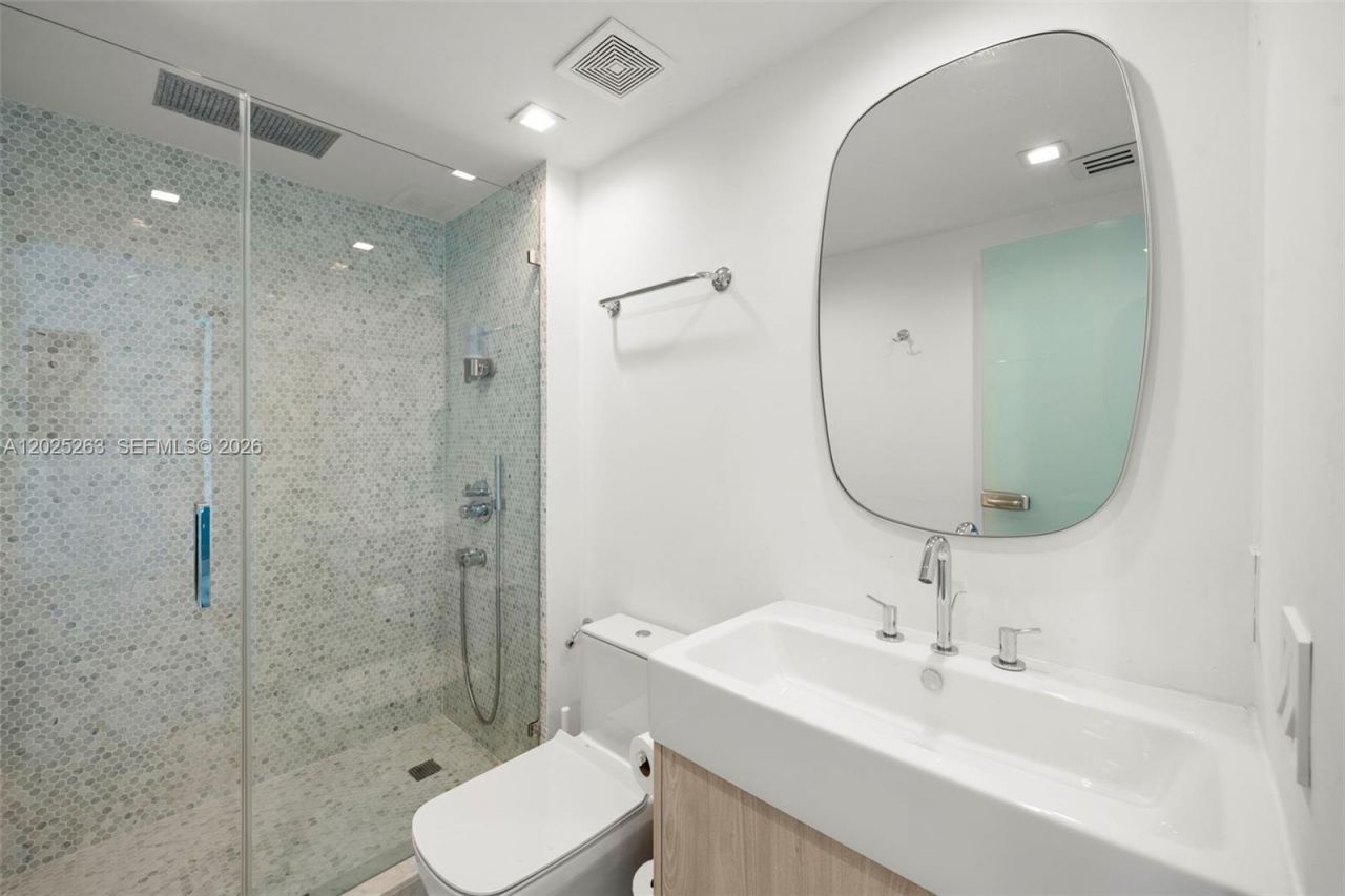 1000 S Pointe Dr , Unit 2803, Miami Beach, FL 33139 Photo
