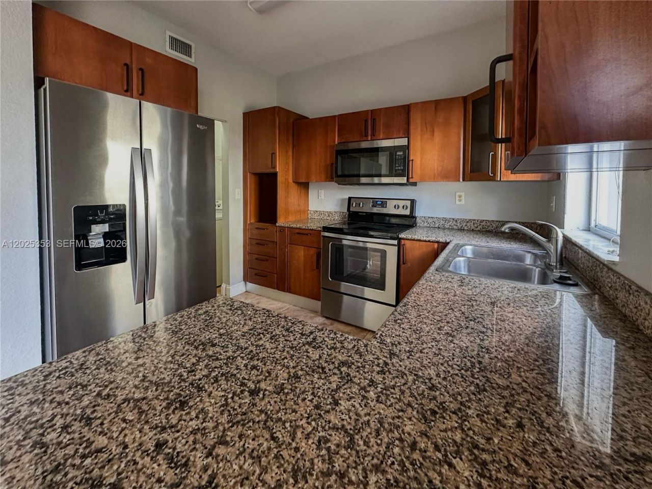 17866 NW 74th Ct, Hialeah, FL 33015 Photo
