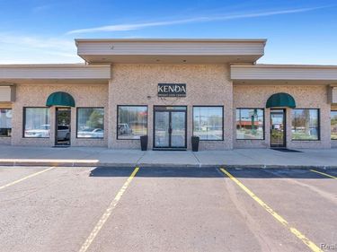8074 21 Mile Rd , Shelby Twp, MI 48317