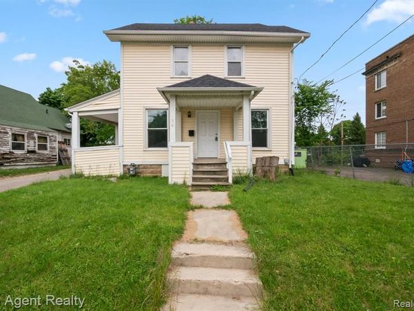 50 Henderson Street , Pontiac, MI 48341
