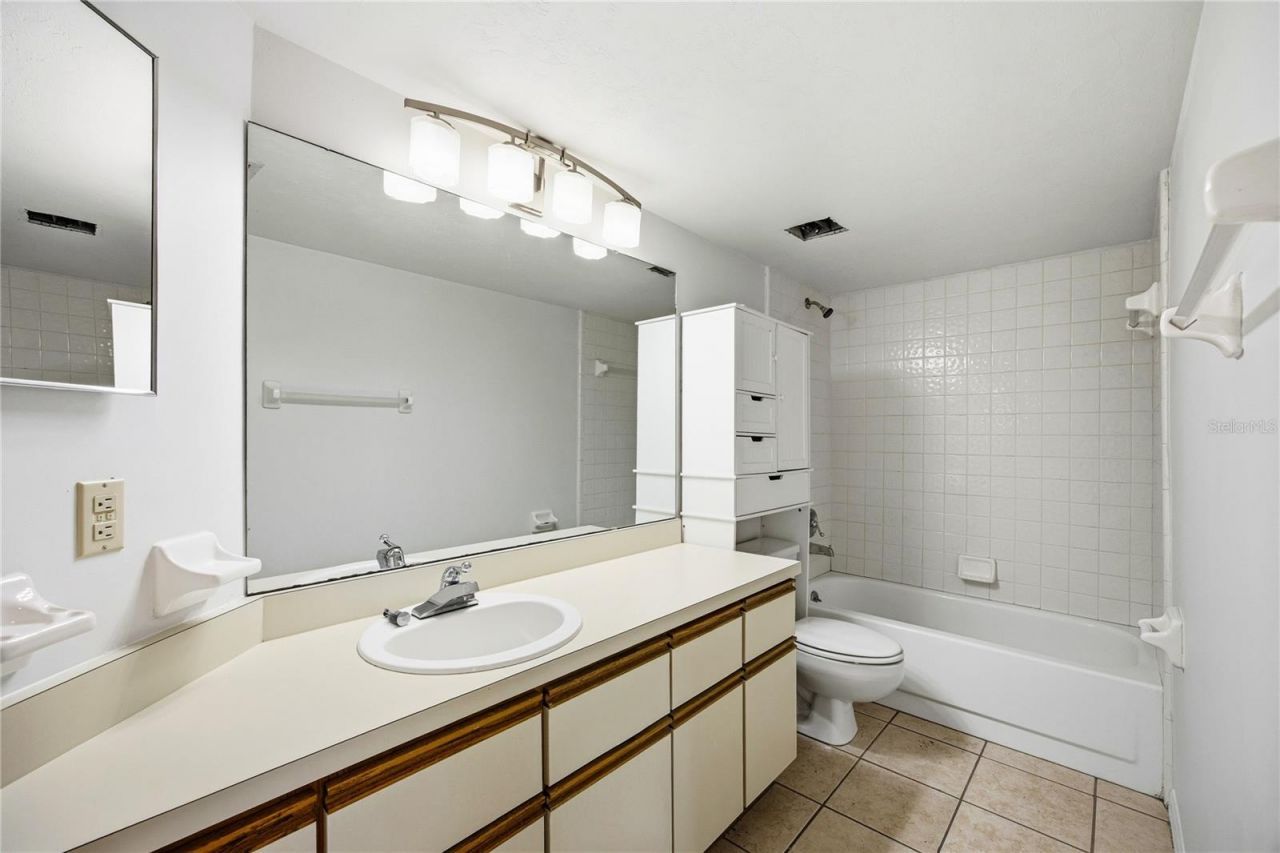 218 NW 50th Boulevard , Unit K, Gainesville, FL 32607 Photo