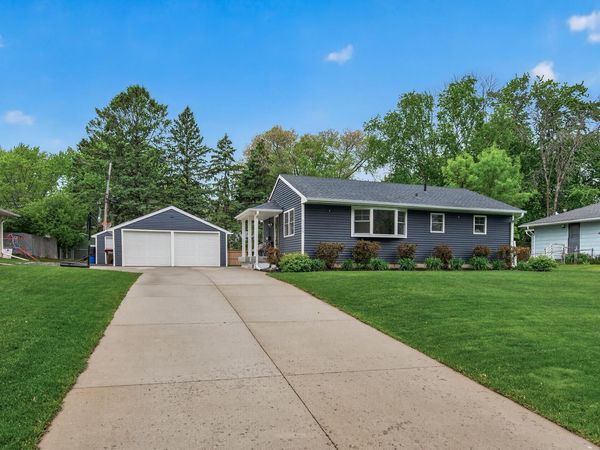 1164 Grospoint Avenue N, Oakdale, MN 55128