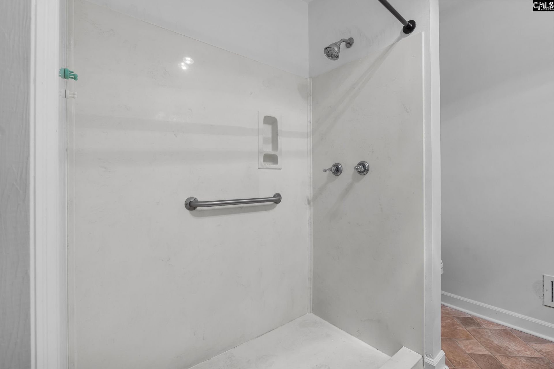1811 Hobkirk Court  Photo 24