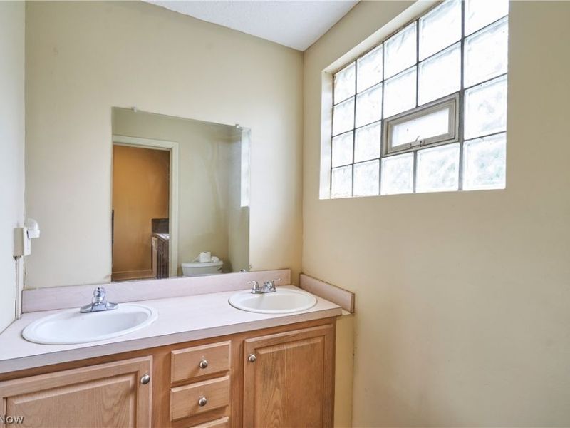 227 S Balch Street, Akron, OH 44302 Photo 13