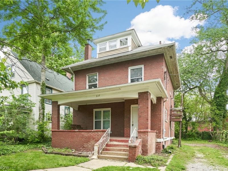 227 S Balch Street, Akron, OH 44302 Photo 2