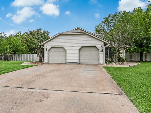 439 Sailmaster ST, Unit B, Lakeway, TX 78734