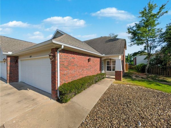 904 Dixson Street , Rogers, AR 72758