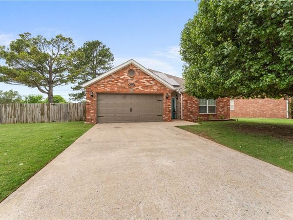 3280 Grainger Circle, Springdale, AR 72764