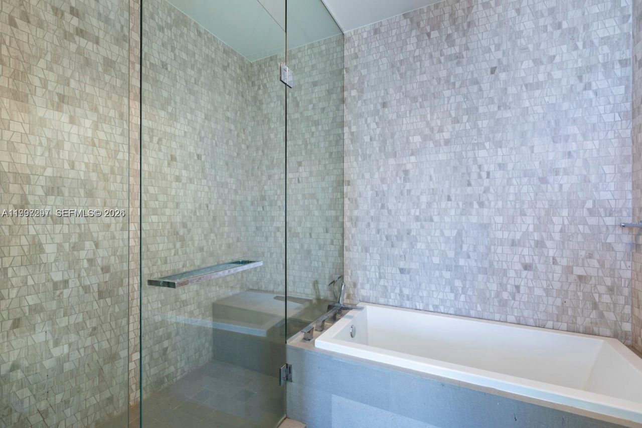 88 SW 7th St, Unit 4106, Miami, FL 33130 Photo