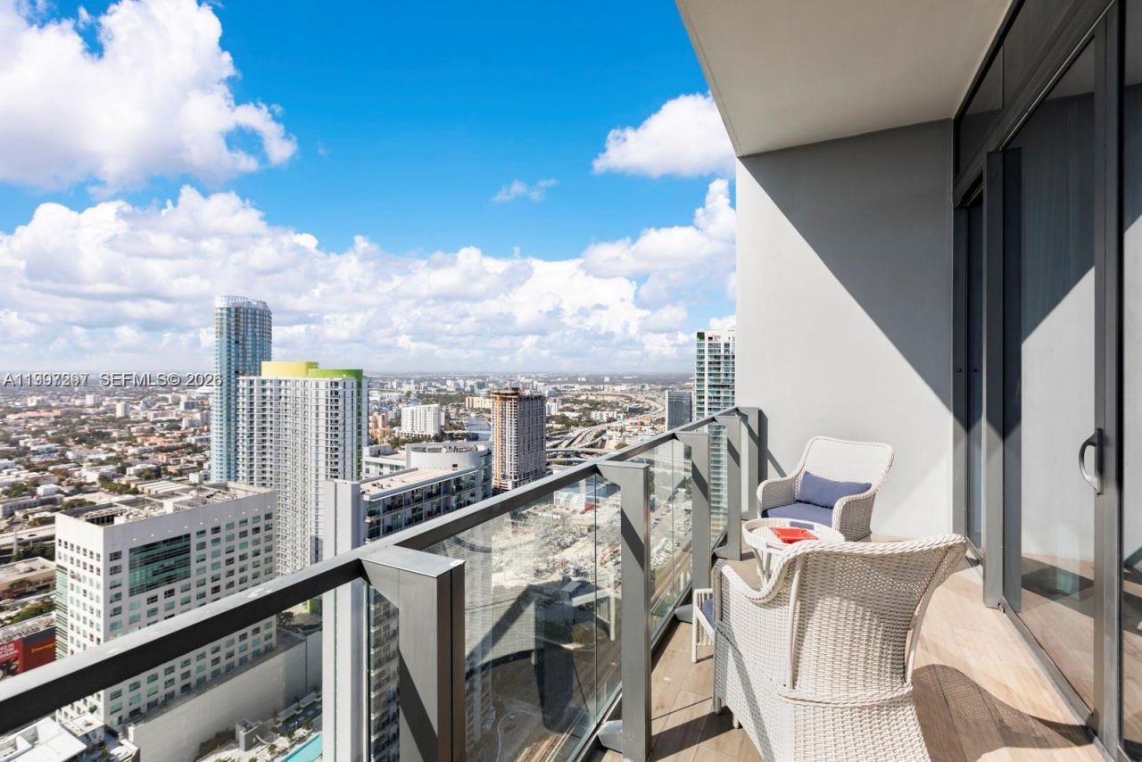 88 SW 7th St, Unit 4106, Miami, FL 33130 Photo