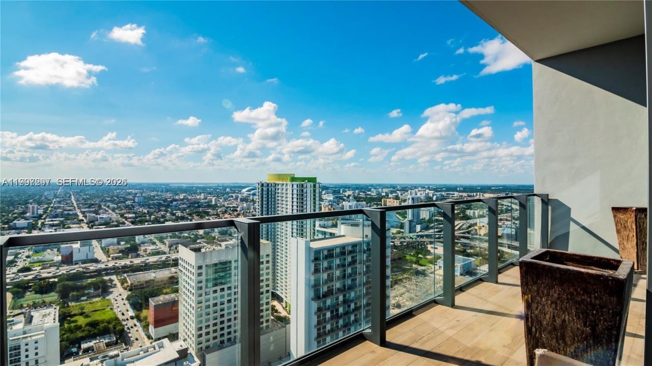 88 SW 7th St, Unit 4106, Miami, FL 33130 Photo