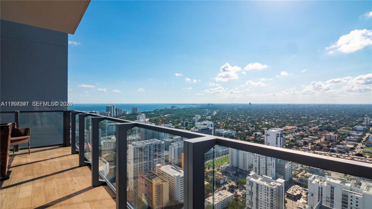 88 SW 7th St, Unit 4106, Miami, FL 33130 Photo