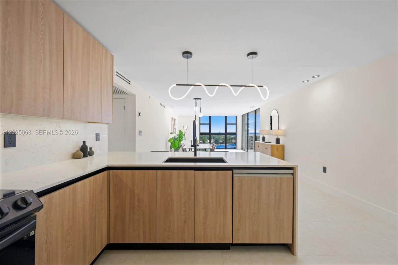 20505 E Country Club Dr , Unit 1133, Aventura, FL 33180 Photo