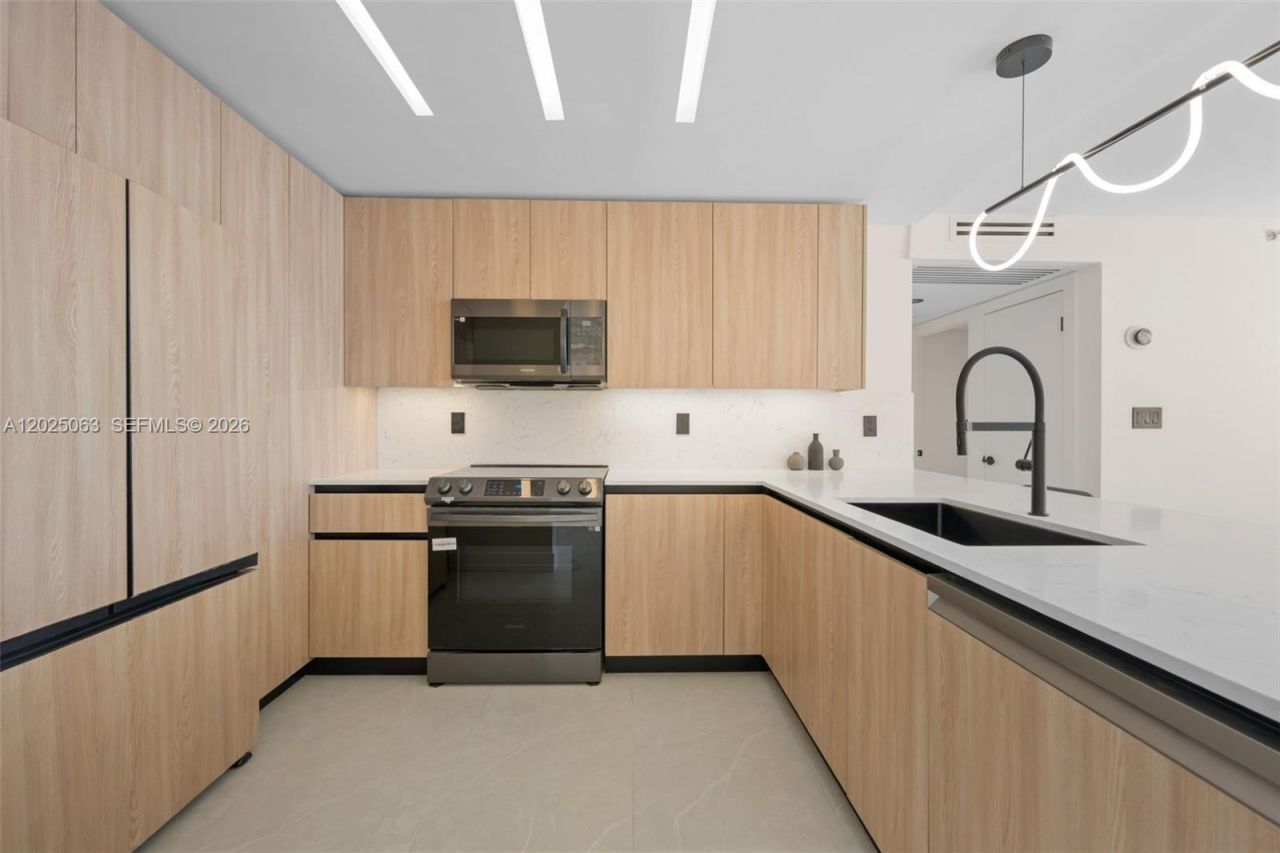 20505 E Country Club Dr , Unit 1133, Aventura, FL 33180 Photo