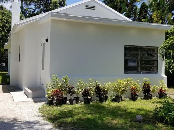 2465 NE 184th St , North Miami Beach, FL 33160