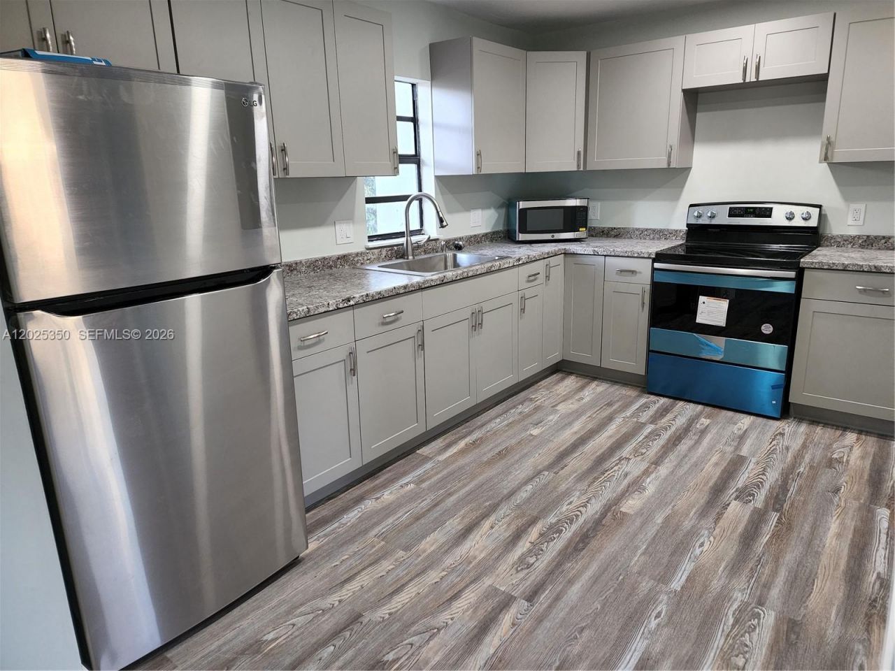 2465 NE 184th St , North Miami Beach, FL 33160 Photo