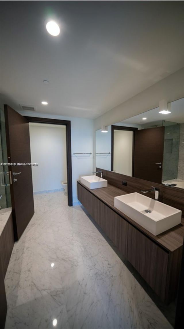 1000 Brickell Plz , Unit 3411, Miami, FL 33131 Photo