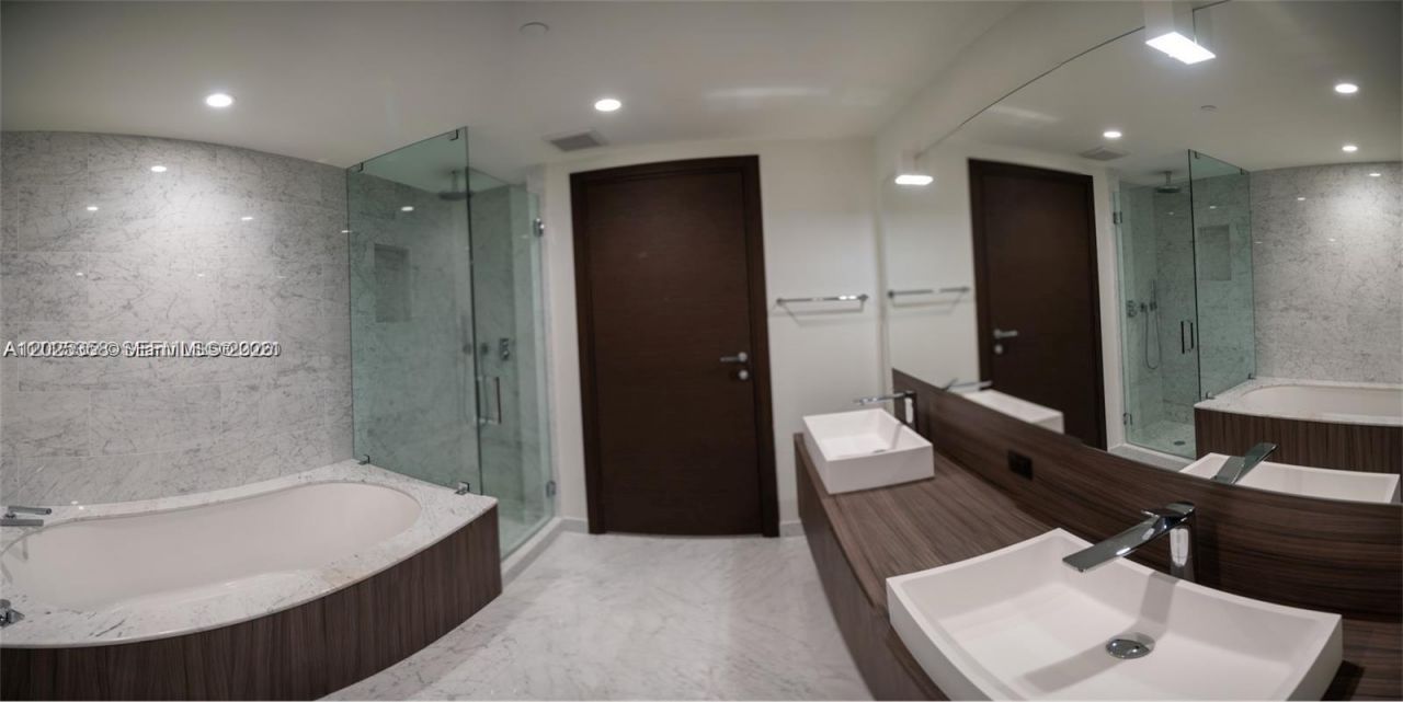 1000 Brickell Plz , Unit 3411, Miami, FL 33131 Photo