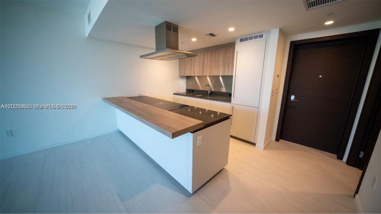 1000 Brickell Plz , Unit 3411, Miami, FL 33131 Photo