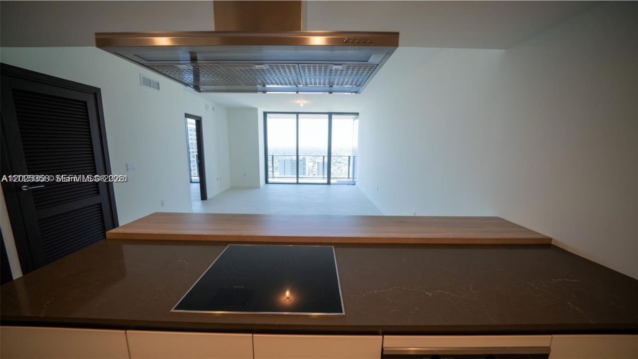 1000 Brickell Plz , Unit 3411, Miami, FL 33131 Photo