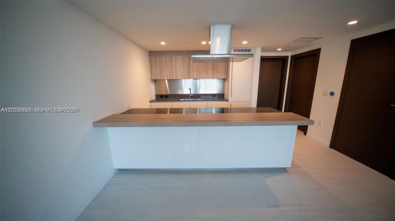 1000 Brickell Plz , Unit 3411, Miami, FL 33131 Photo