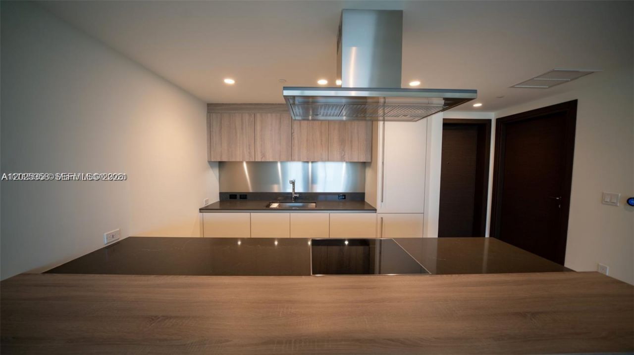 1000 Brickell Plz , Unit 3411, Miami, FL 33131 Photo
