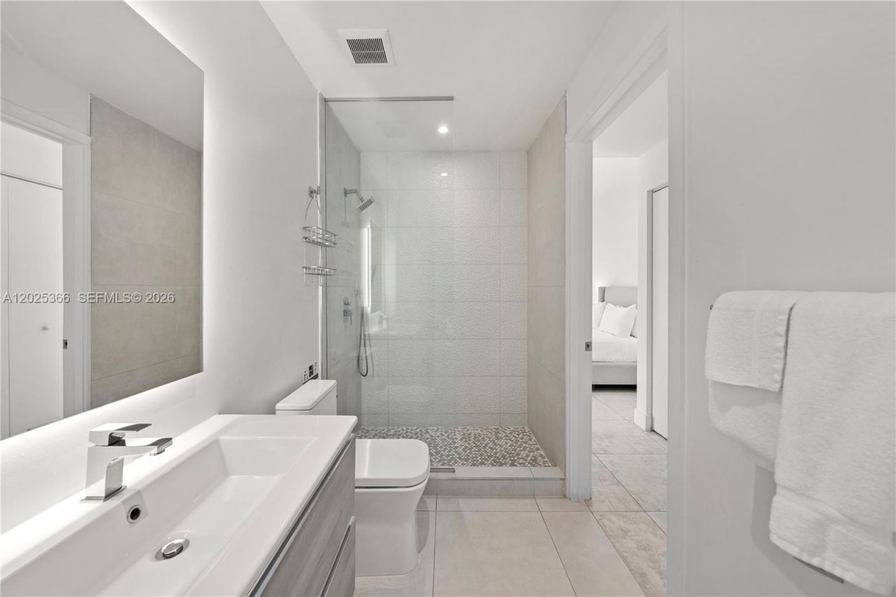 Please Call For Address, Unit 1701, Miami, FL 33130 Photo