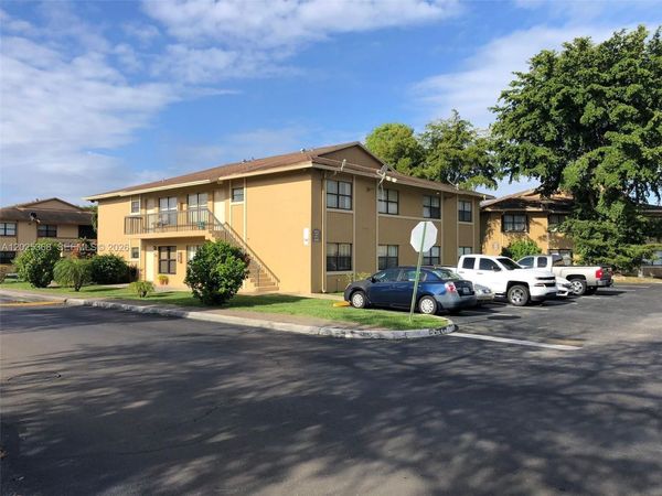 6660 W 26th Ct , Unit 23-17, Hialeah, FL 33016