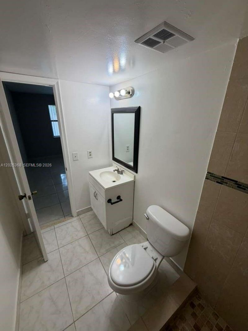 6660 W 26th Ct , Unit 23-17, Hialeah, FL 33016 Photo