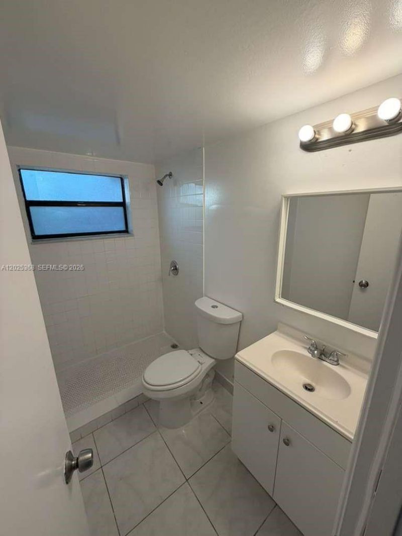 6660 W 26th Ct , Unit 23-17, Hialeah, FL 33016 Photo