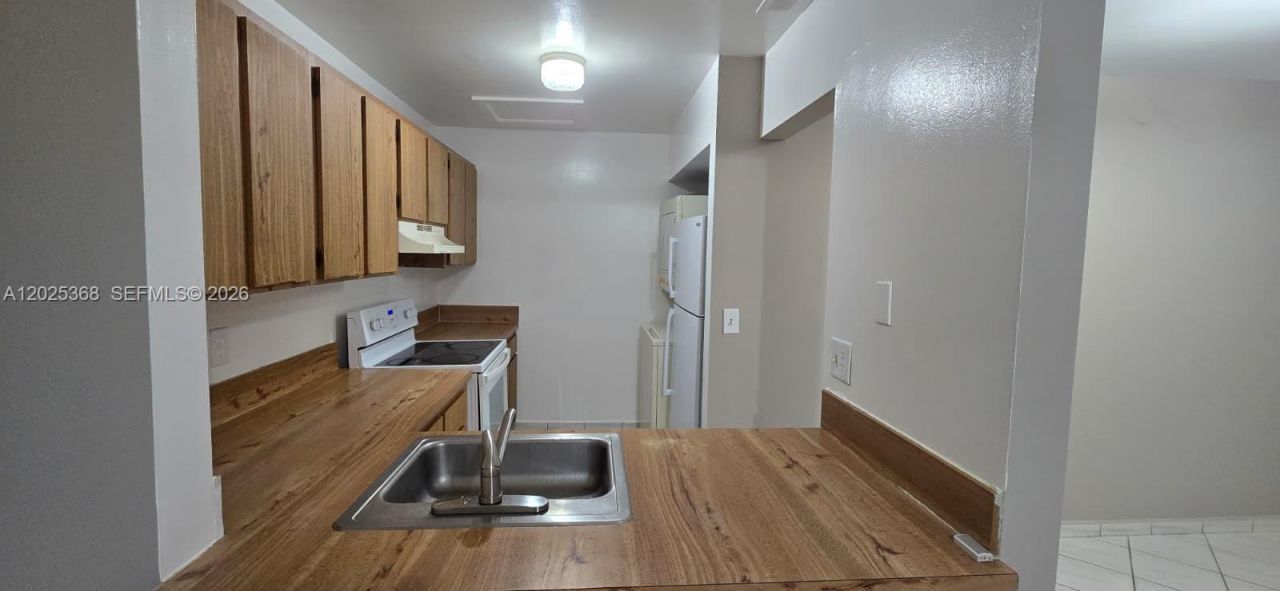 6660 W 26th Ct , Unit 23-17, Hialeah, FL 33016 Photo