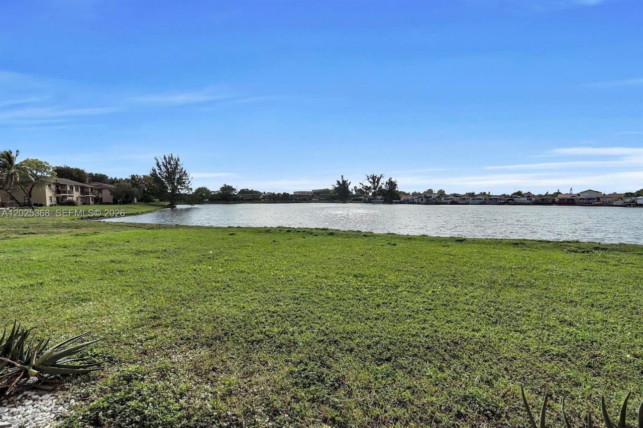 6660 W 26th Ct , Unit 23-17, Hialeah, FL 33016 Photo