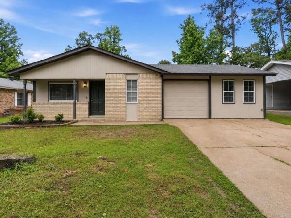 10 Brookway Ln, Sherwood, AR 72120