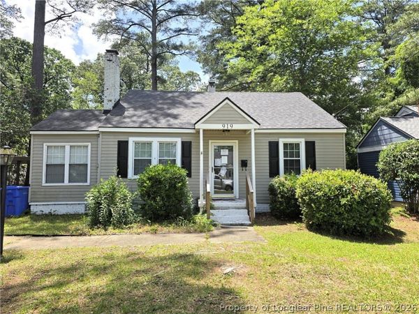 919 Mckimmon Road , Fayetteville, NC 28303