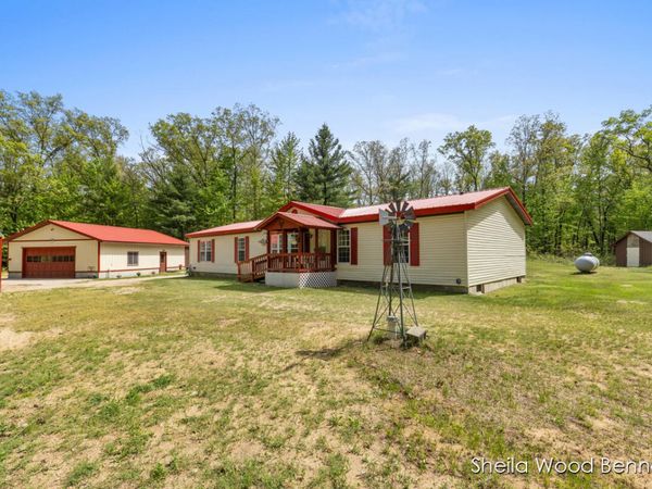 7838 E 80th Street, Howard City, MI 49329