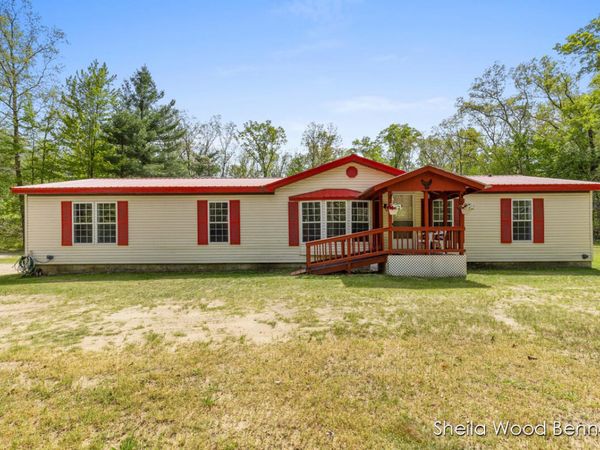 7838 E 80th Street, Howard City, MI 49329