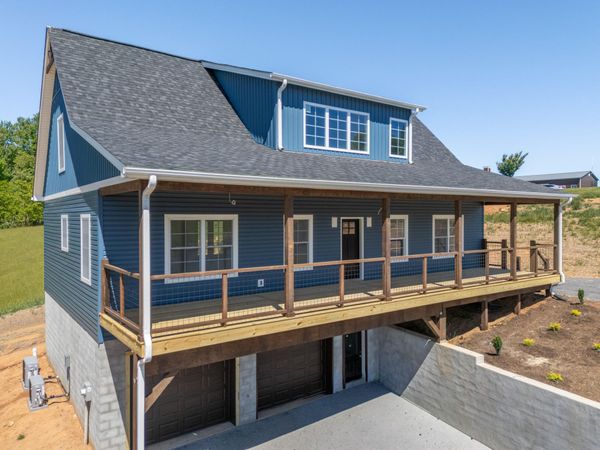 591 Edelweiss TRL , Hillsville, VA 24343